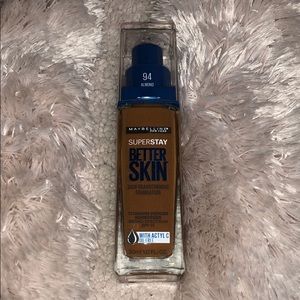 Maybelline Superstay Better Skin in Almond